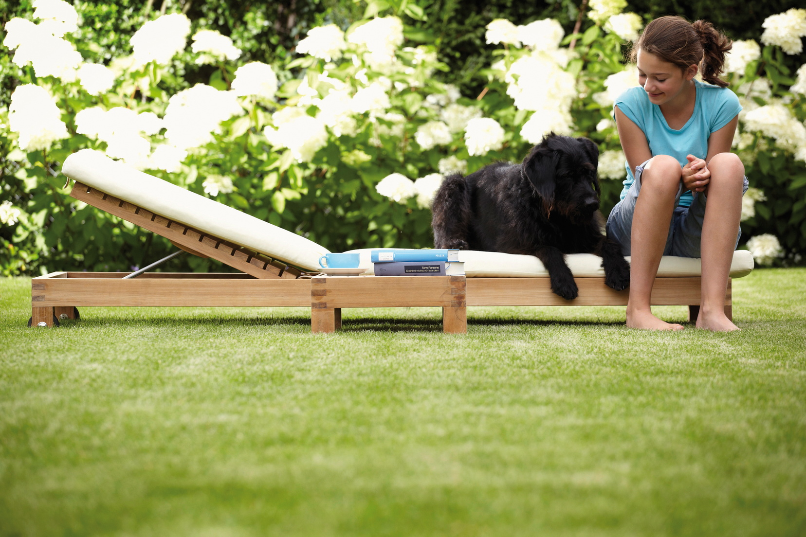 korfu_sonnnenliege_492471_natur_korfu_beistelltisch_492740_natur_02-xx